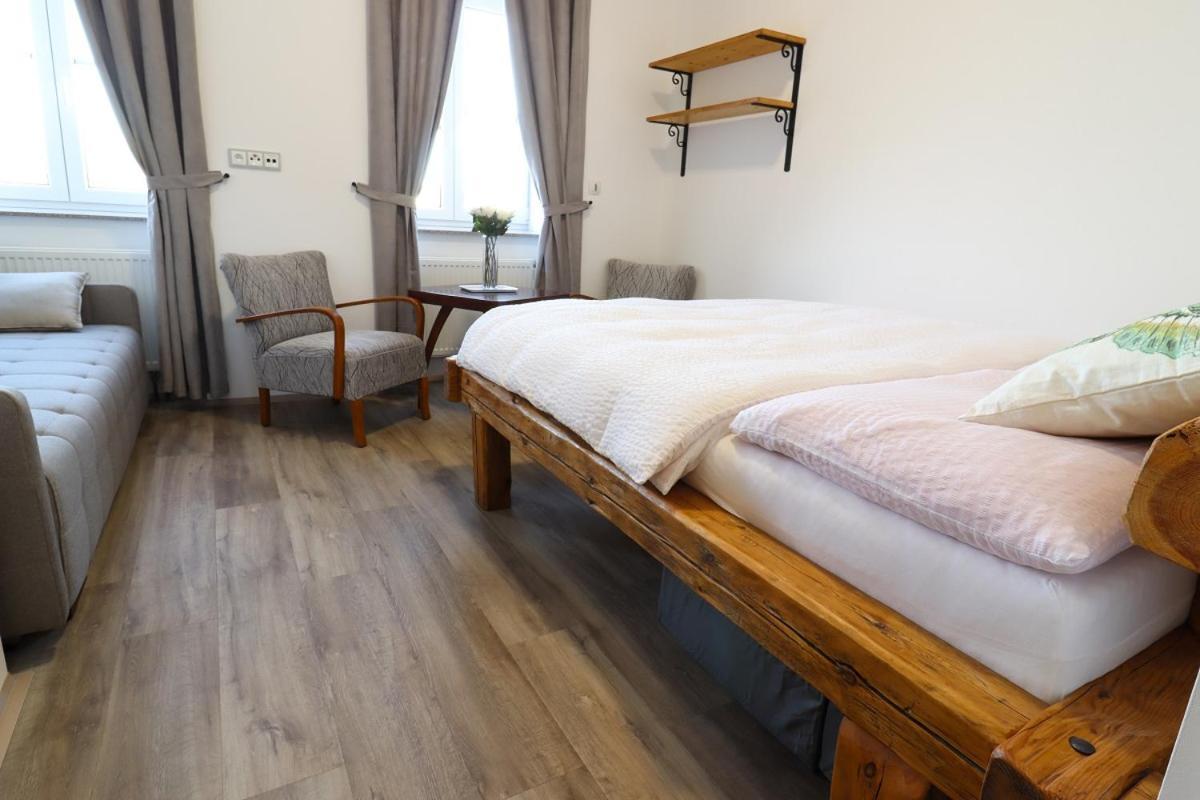 Penzion U Hlavacku Horažďovice Bagian luar foto
